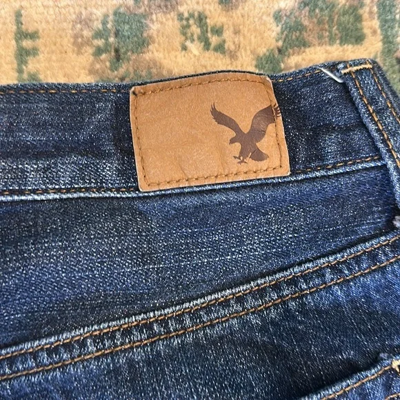 American Eagle Vintage Hi-Rise Jeans - Picture 3 of 4